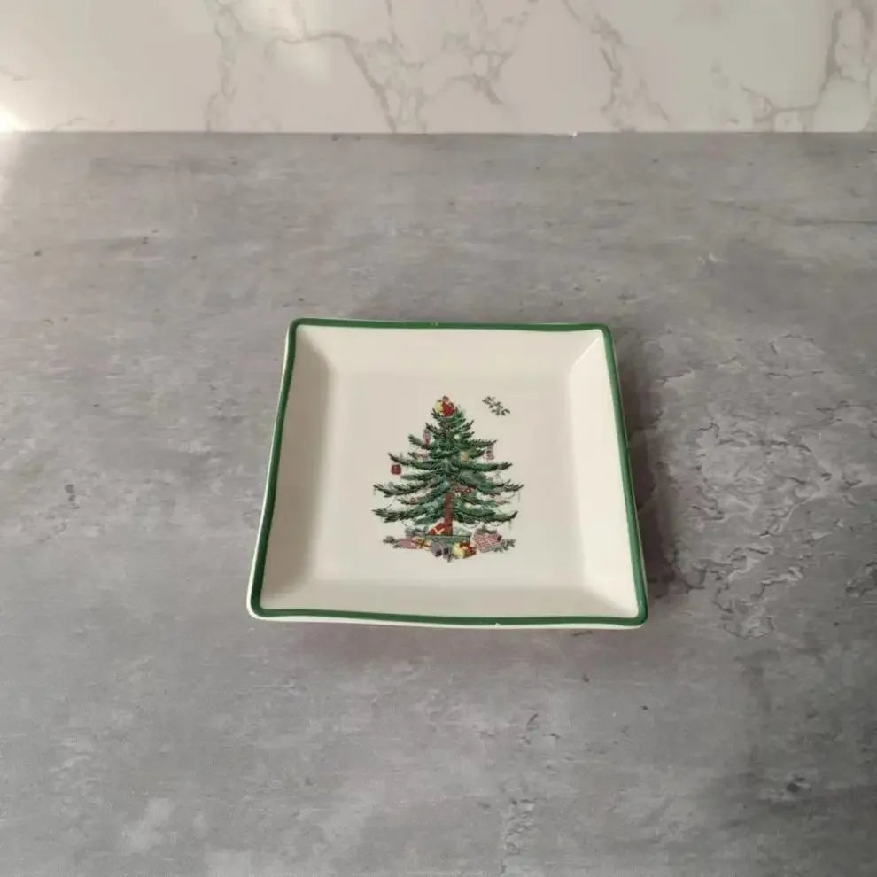 Coleção Pinheiro de Natal: Porcelana Clássica em Branco e Verde
