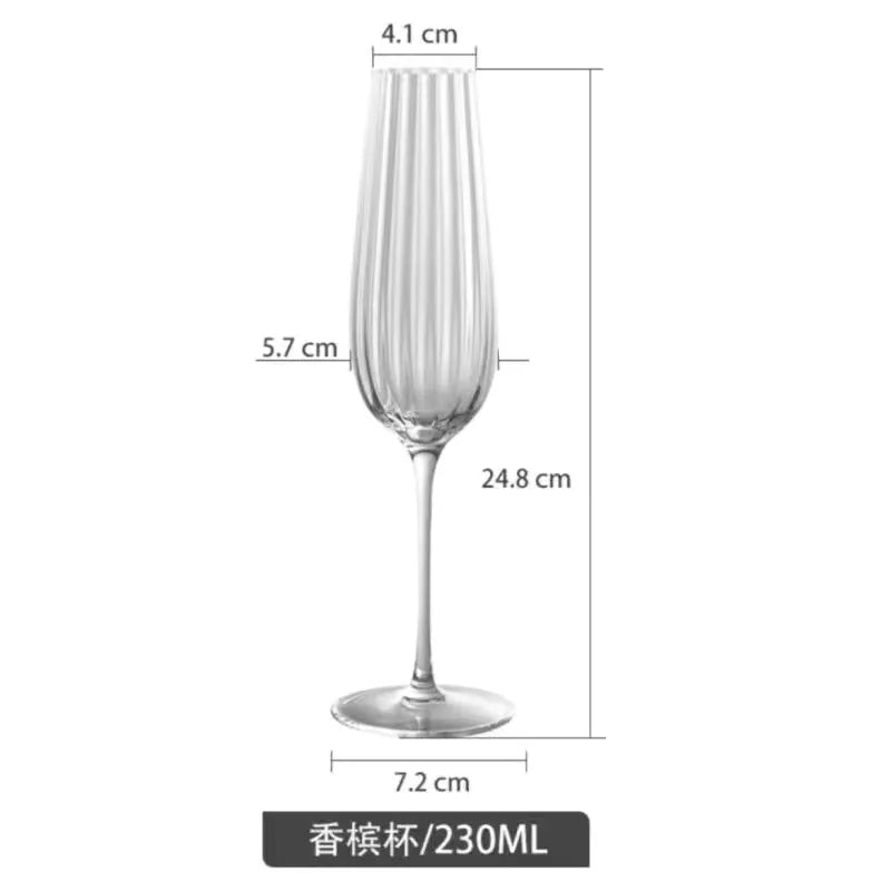 Taça de Vinho Tinto em Cristal Transparente com Ondulação Nórdica