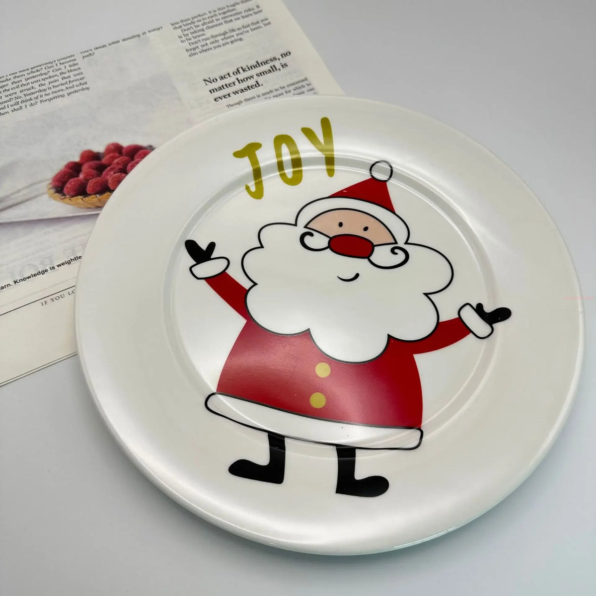 Coleção de Pratos Natalinos: Porcelana Ilustrada com Cenas de Inverno