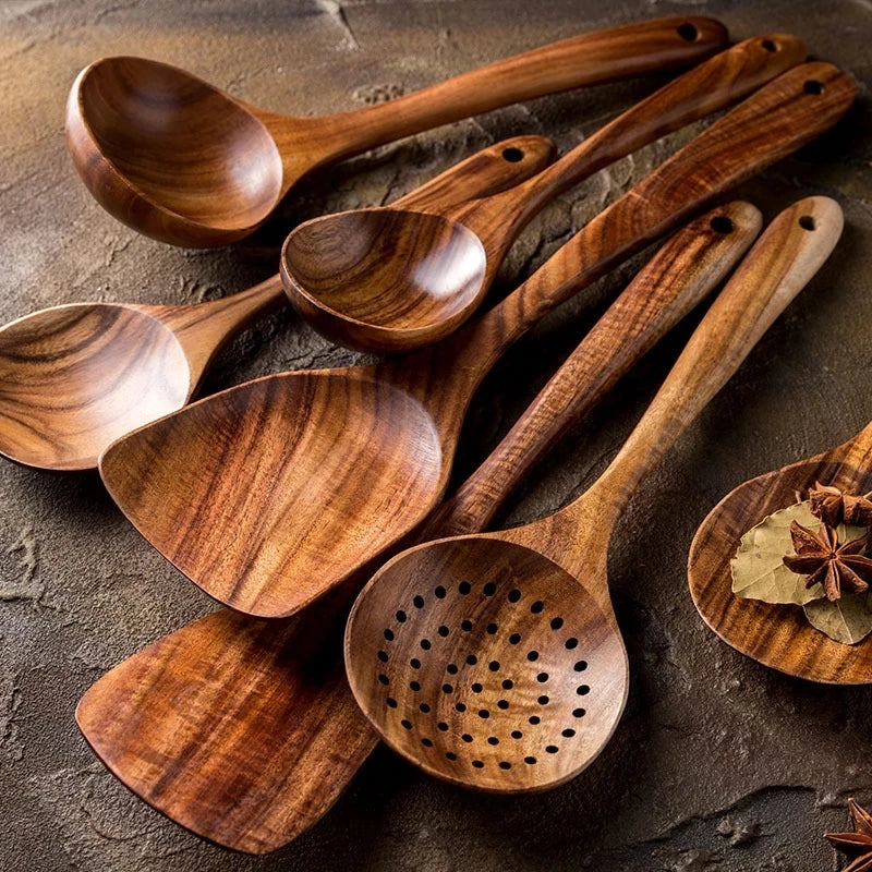 Kit Utensílios de Madeira Teca: Natural, Artesanal e Feito para Durar