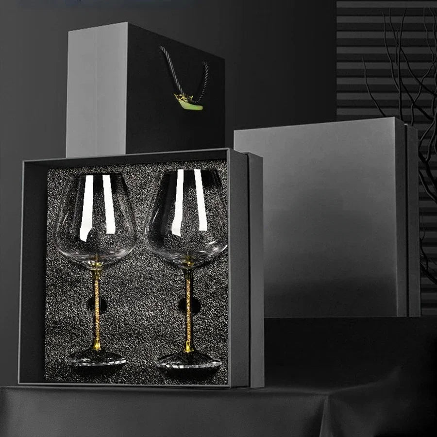 Taças de Cristal Haste Cravejada: Elegância para Brindar o Inesquecível