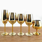 Taça de vidro dourado
