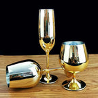 Taça de vidro dourado