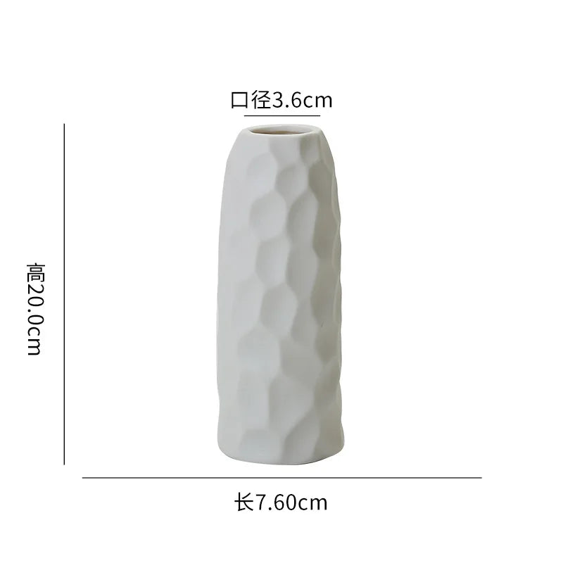 Vaso de cerâmica branca