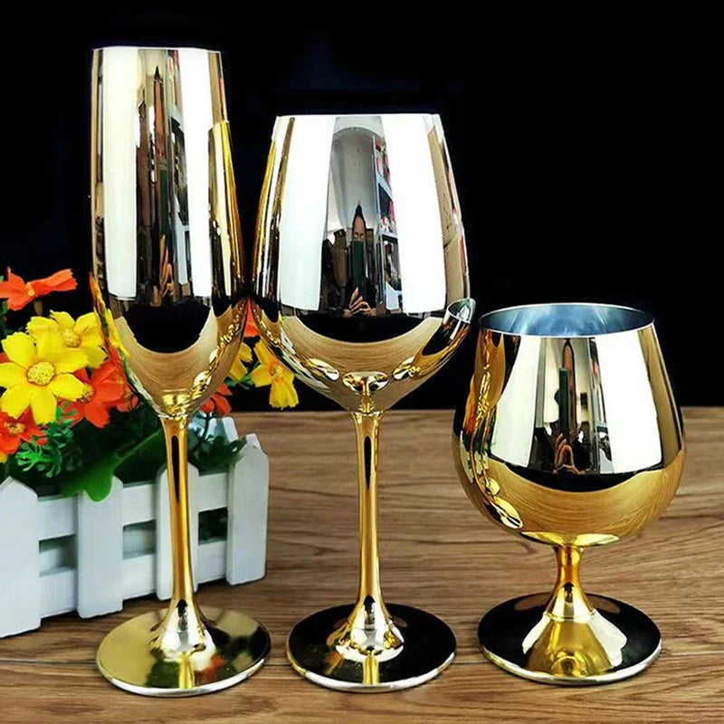 Taça de vidro dourado