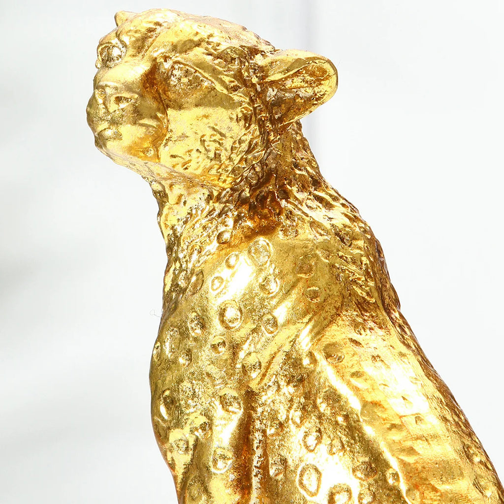 Par de Onças Douradas: Escultura Texturizada em Dourado Metálico