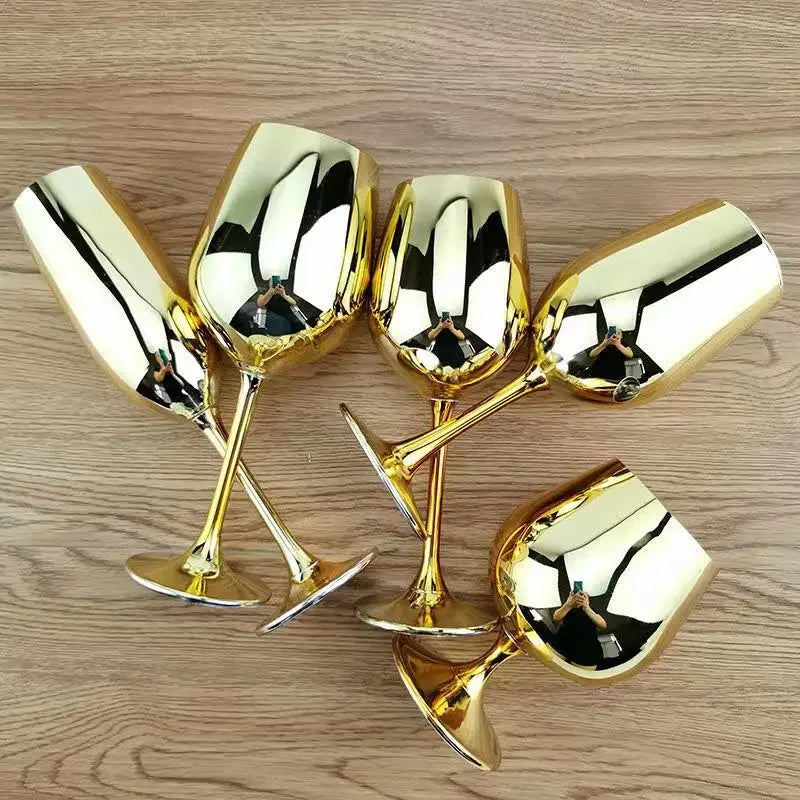 Taça de vidro dourado