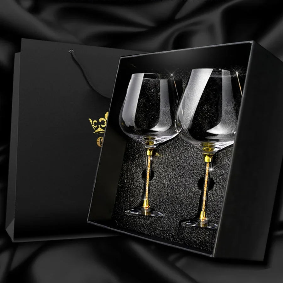 Taças de Cristal Haste Cravejada: Elegância para Brindar o Inesquecível