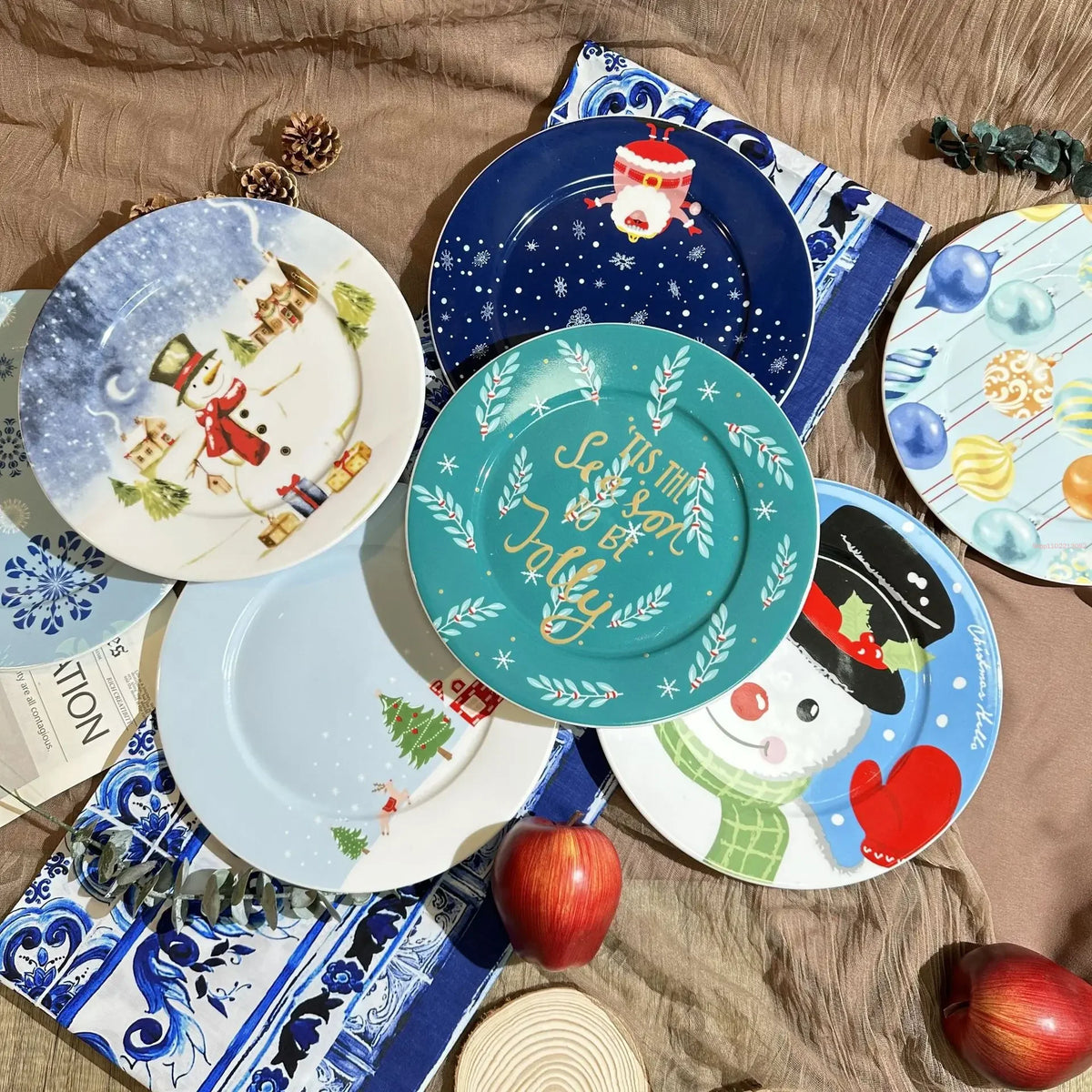 Coleção de Pratos Natalinos: Porcelana Ilustrada com Cenas de Inverno