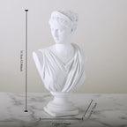 Esculturas decorativas de bustos de figuras da mitologia grega