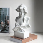 Esculturas decorativas de bustos de figuras da mitologia grega